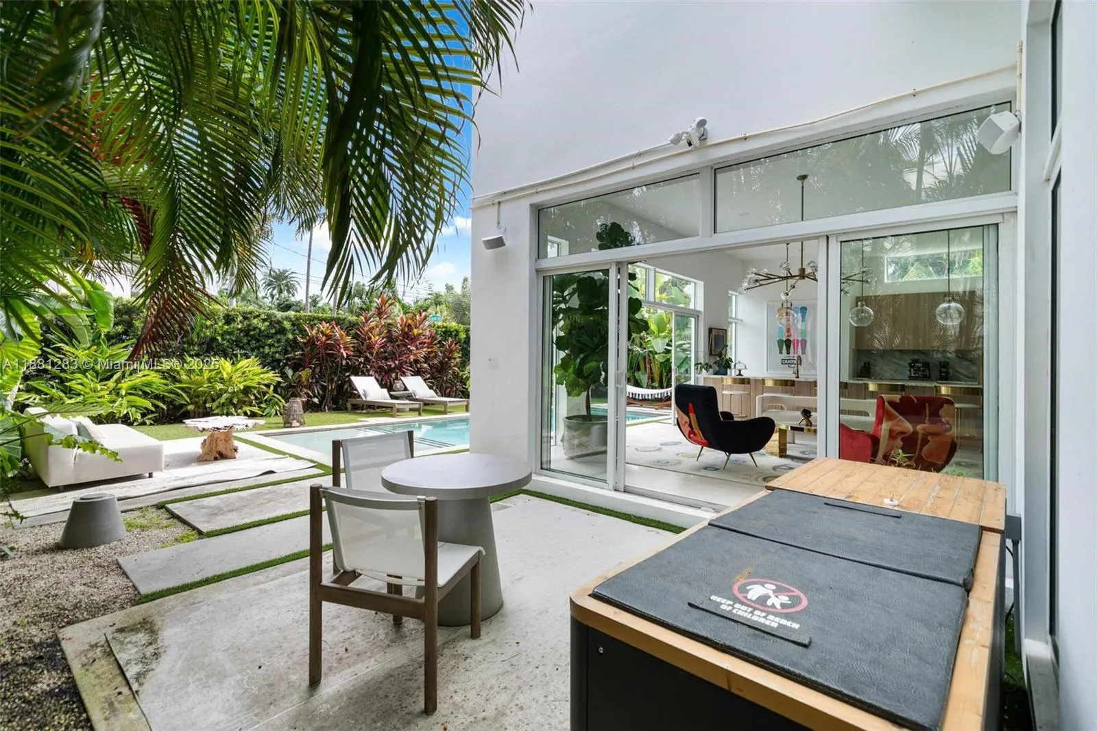 520 E Dilido Dr