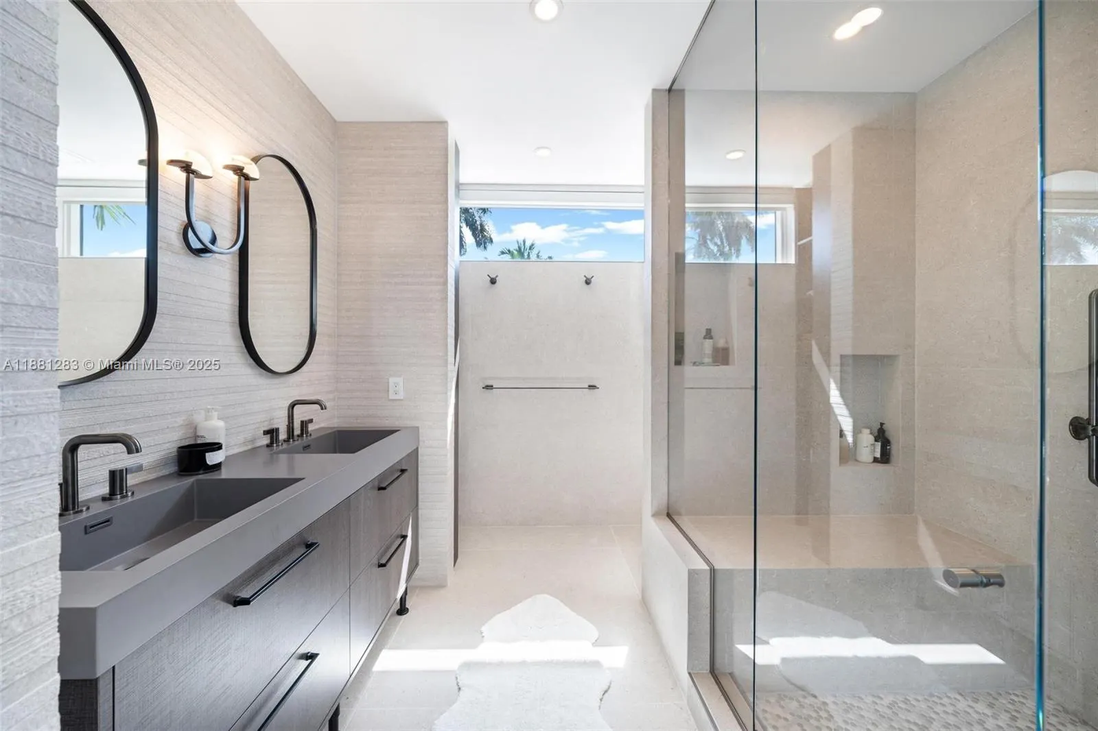 520 E Dilido Dr