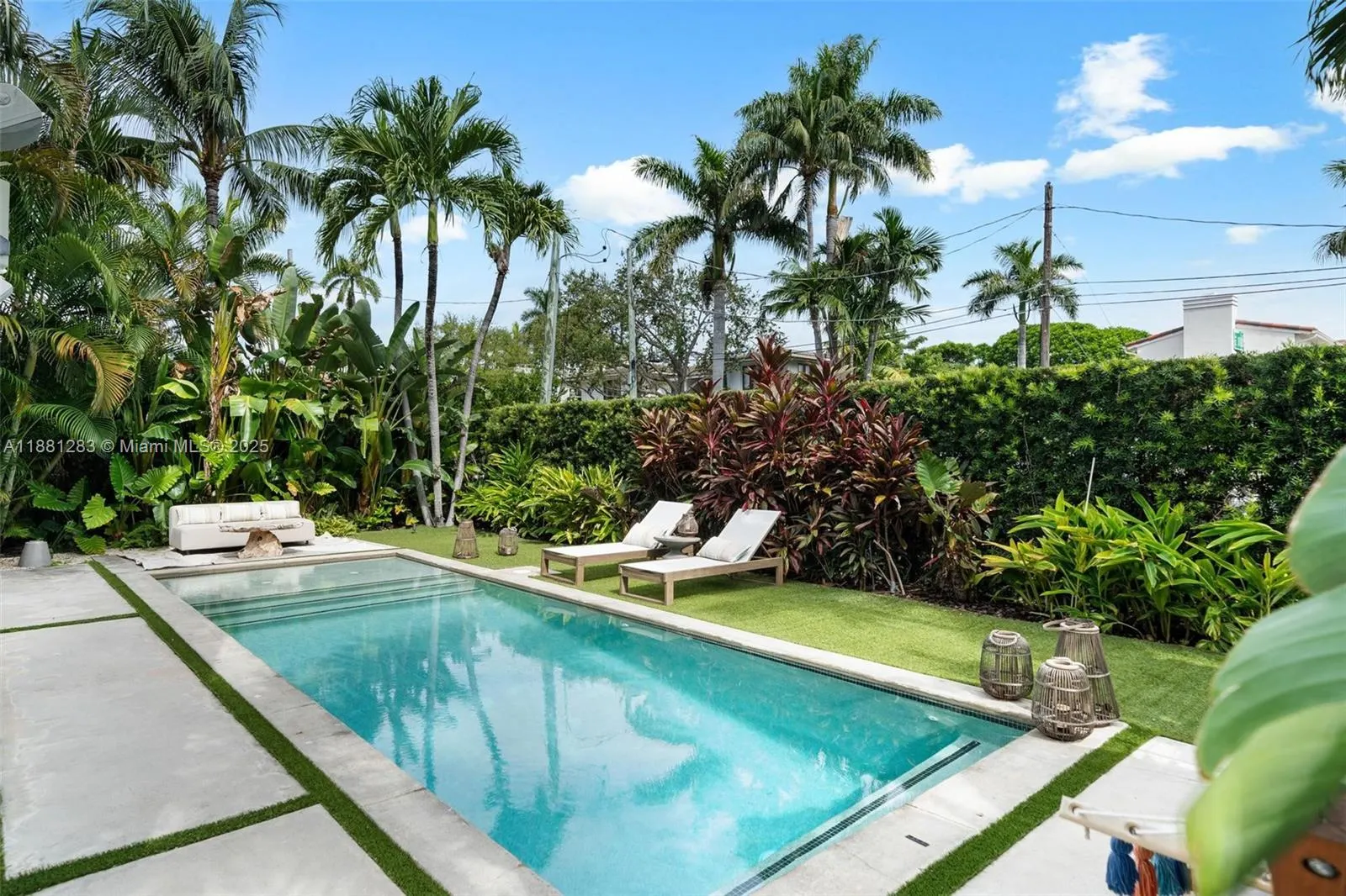 520 E Dilido Dr