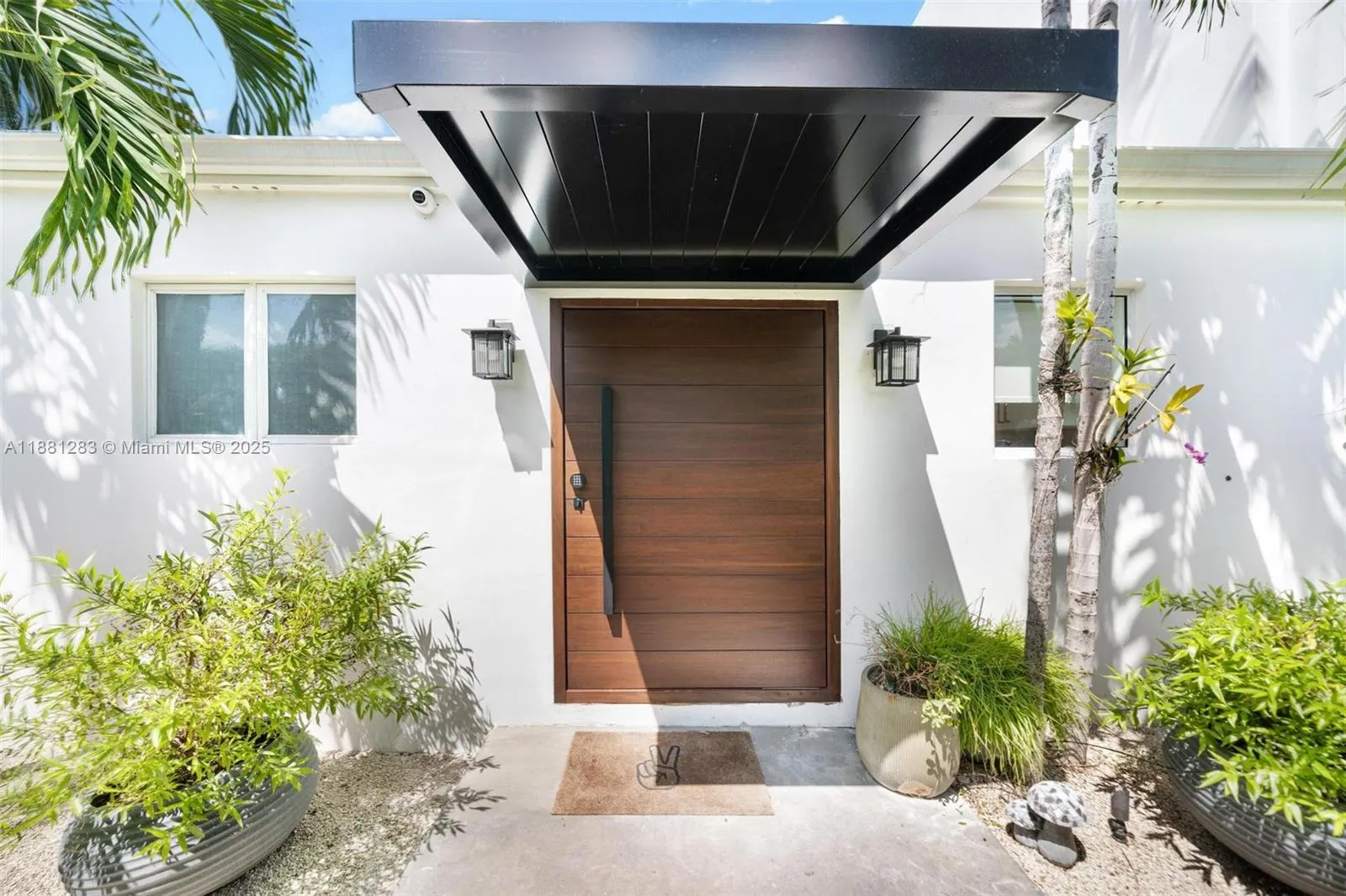 520 E Dilido Dr