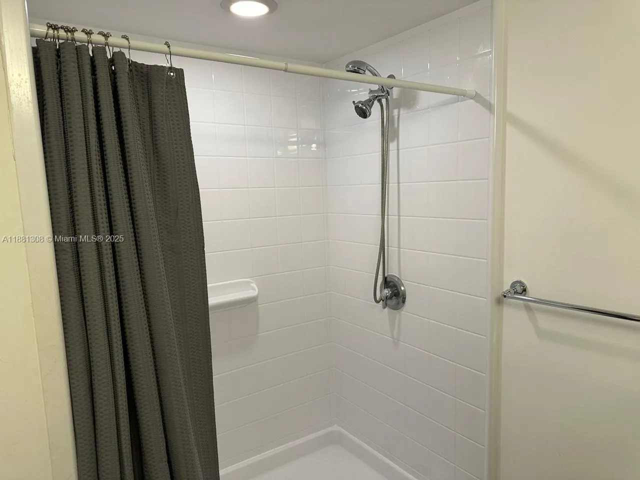19501 S W country Club dr, #1706