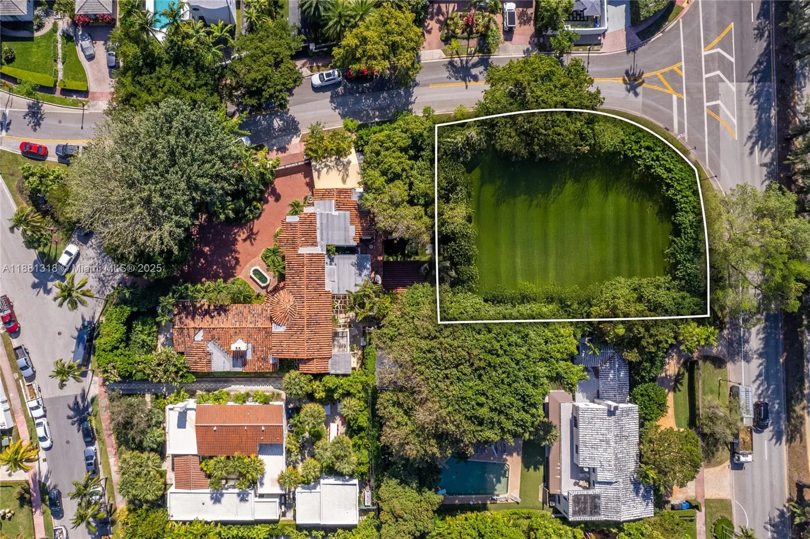3501 Pine Tree Drive