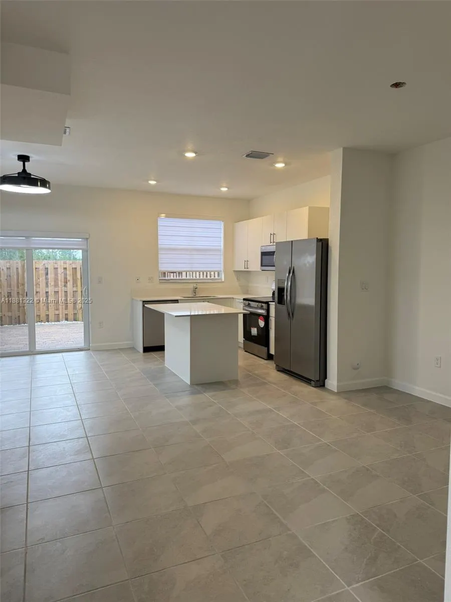 2582 SE 29th St, #2582