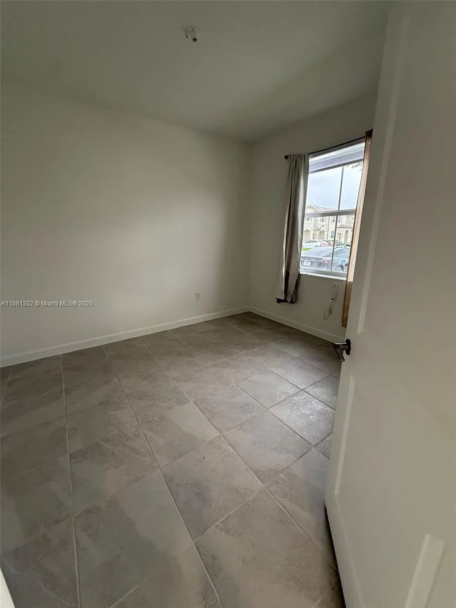 2582 SE 29th St, #2582