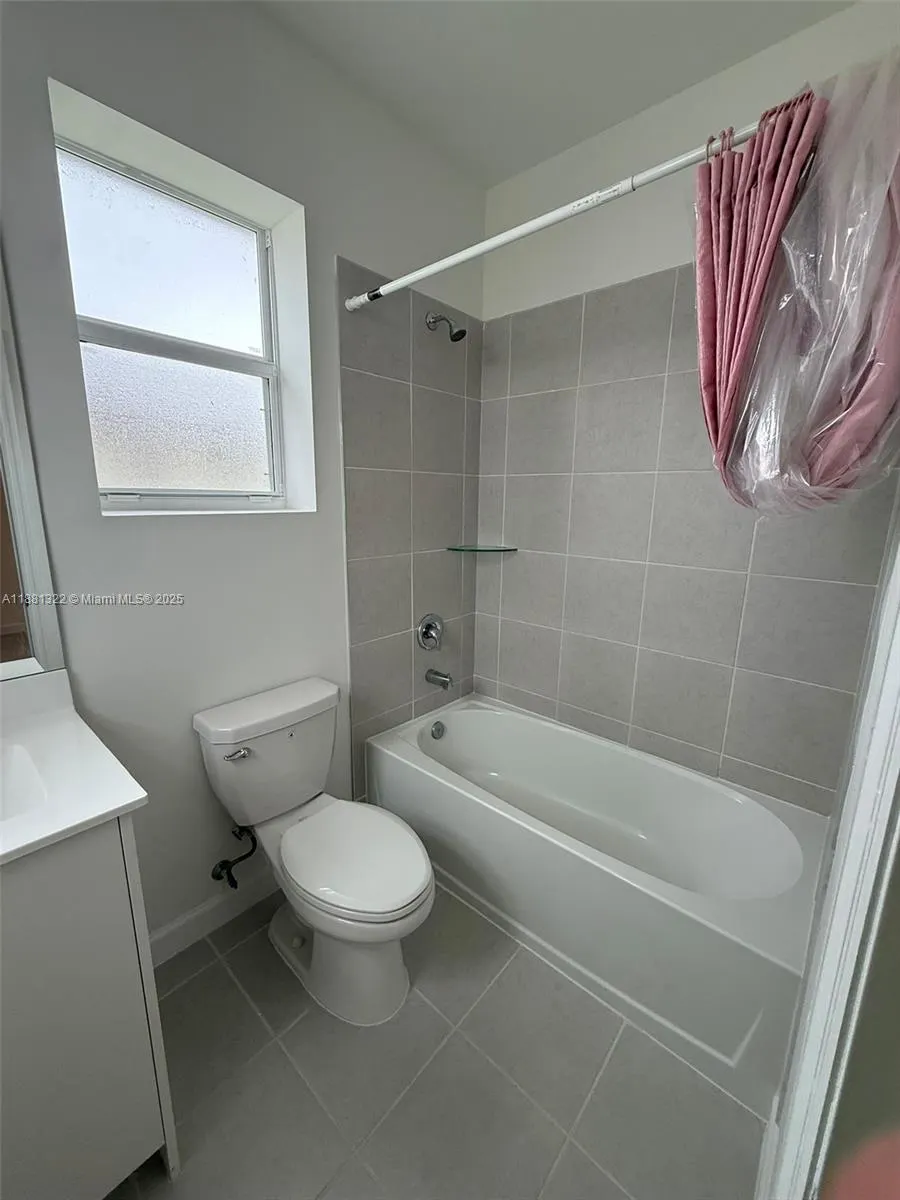 2582 SE 29th St, #2582