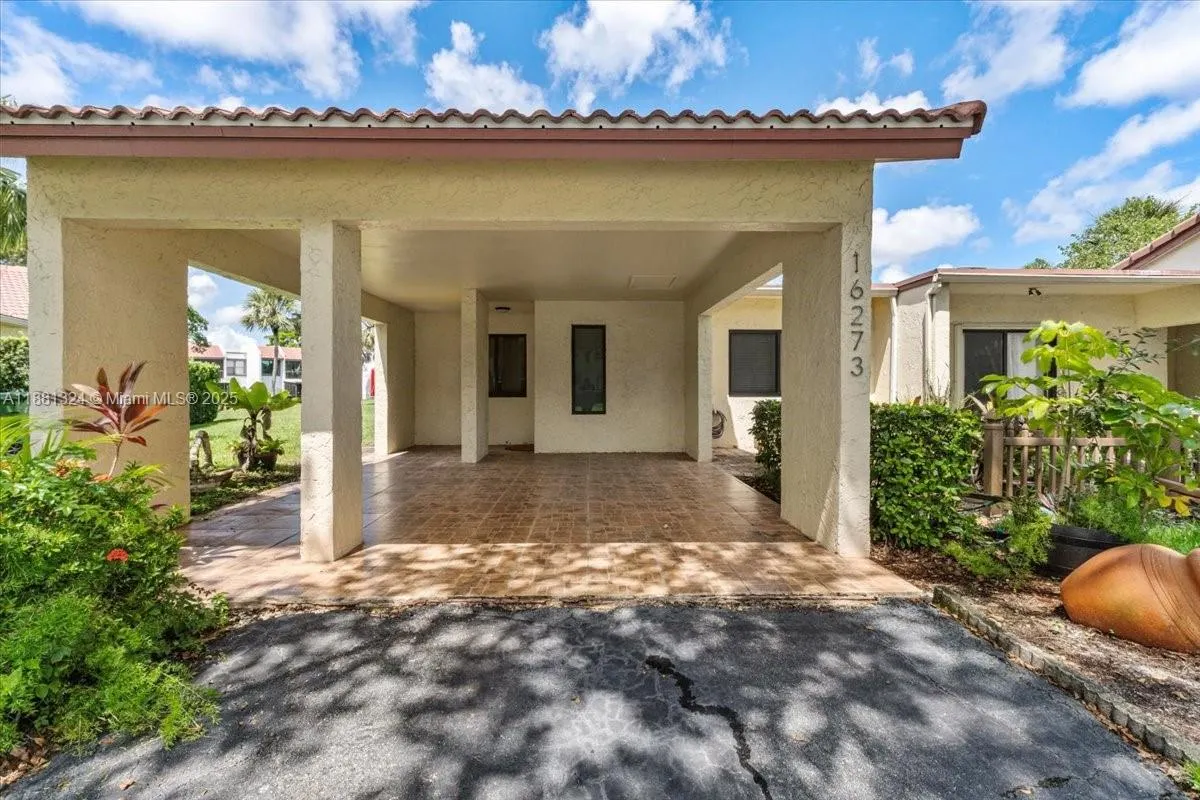 16273 Laurel Dr, #7