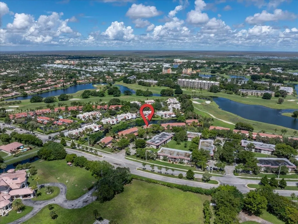 16273 Laurel Dr, #7