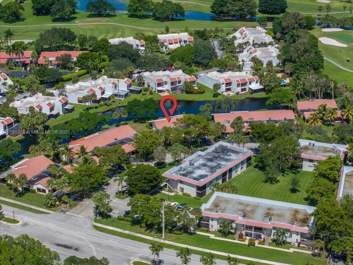 16273 Laurel Dr, #7