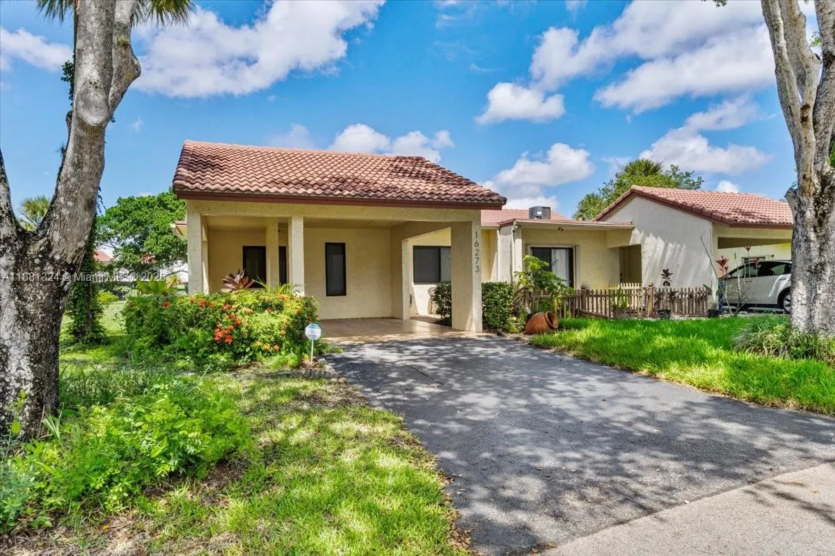 16273 Laurel Dr, #7