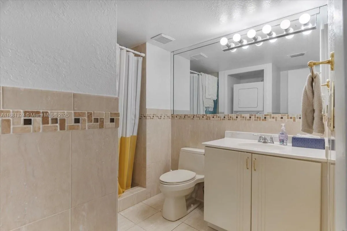 16273 Laurel Dr, #7