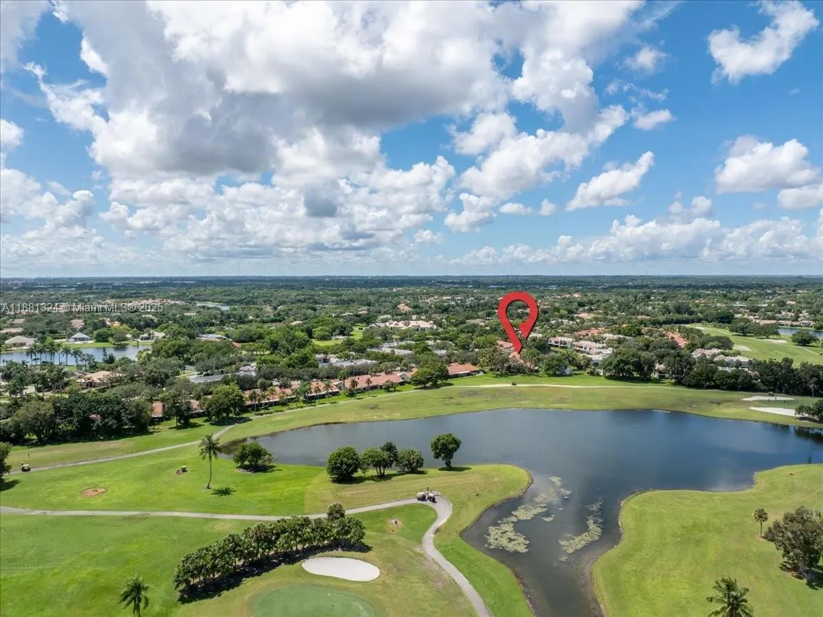 16273 Laurel Dr, #7