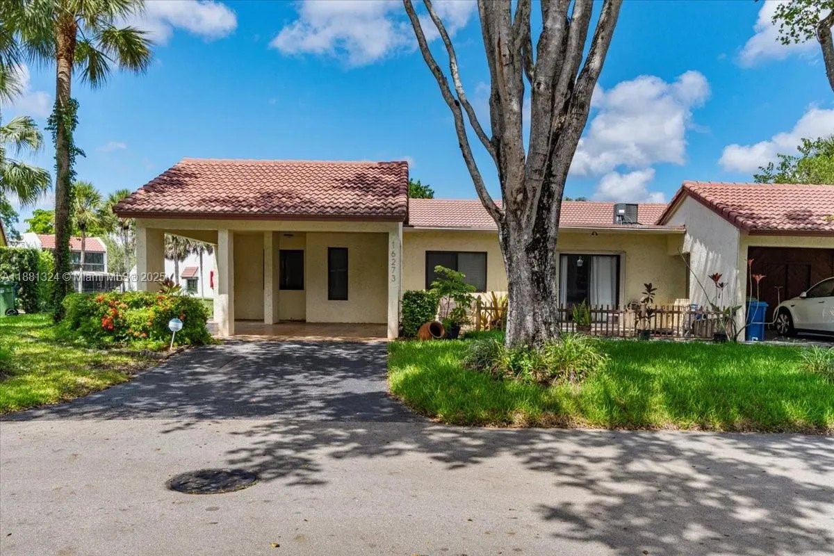 16273 Laurel Dr, #7
