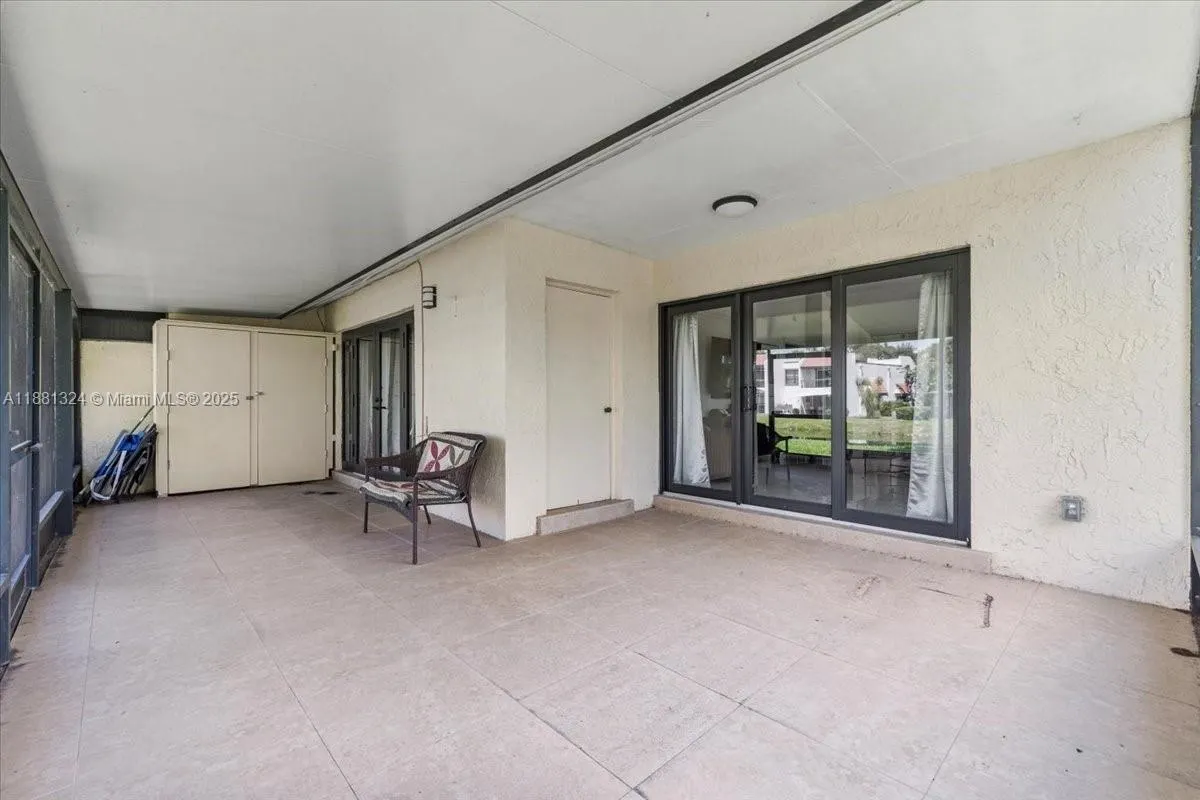 16273 Laurel Dr, #7
