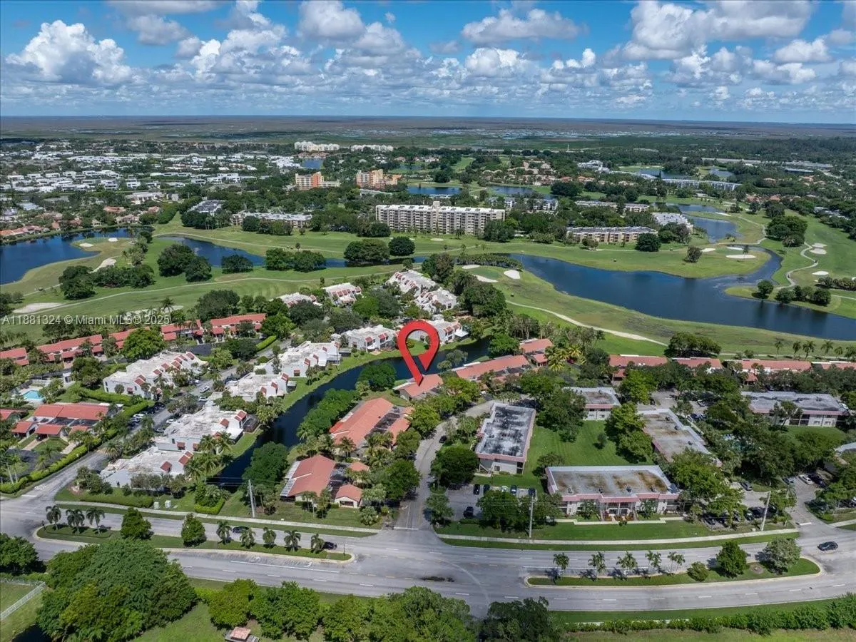 16273 Laurel Dr, #7