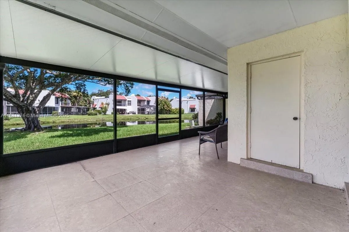 16273 Laurel Dr, #7