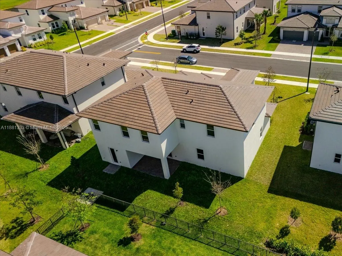 12237 SW 43rd Ct