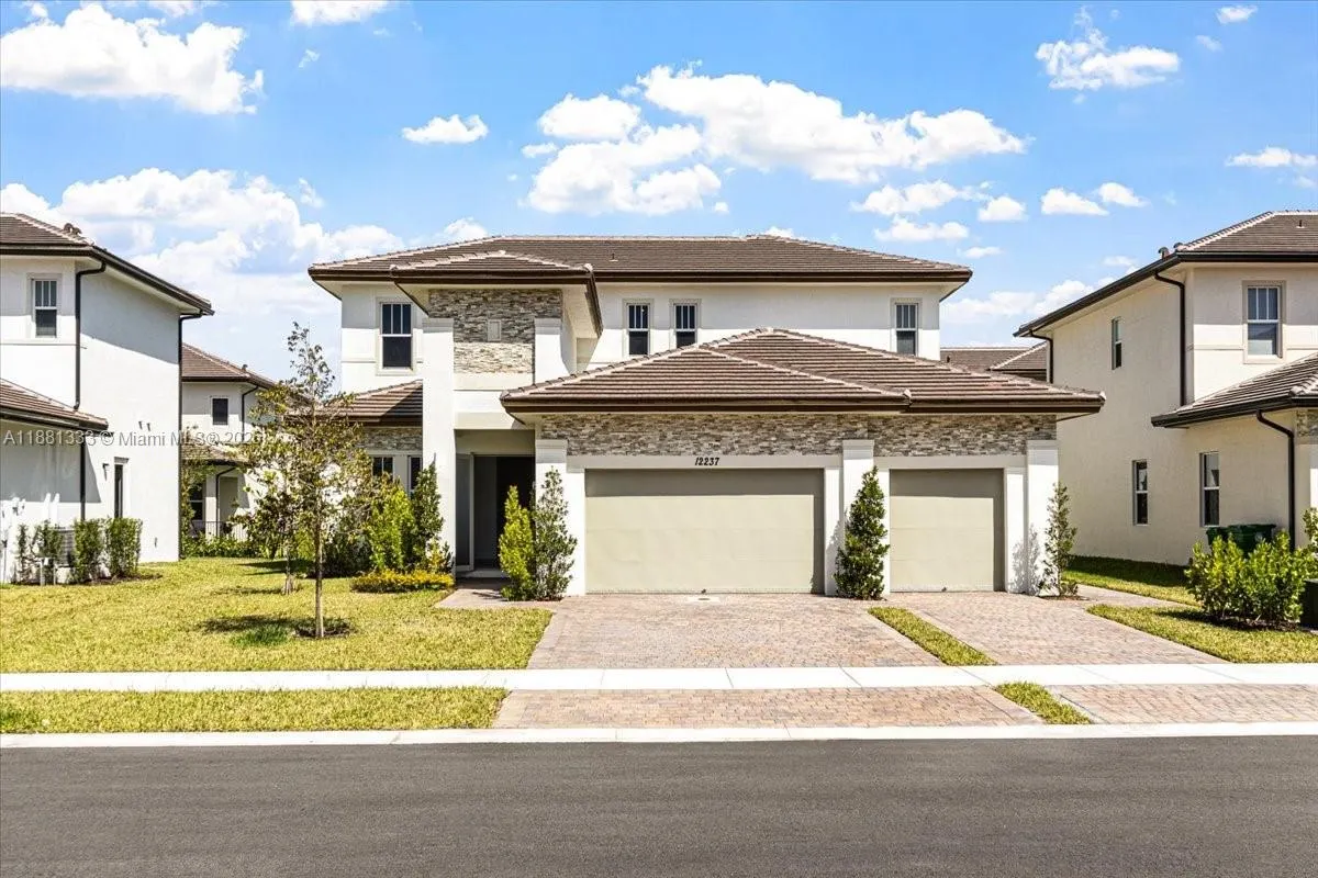 12237 SW 43rd Ct