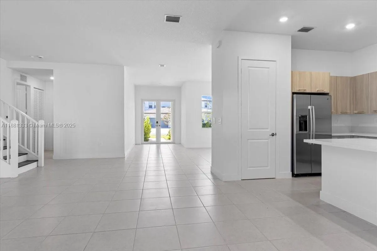 12237 SW 43rd Ct