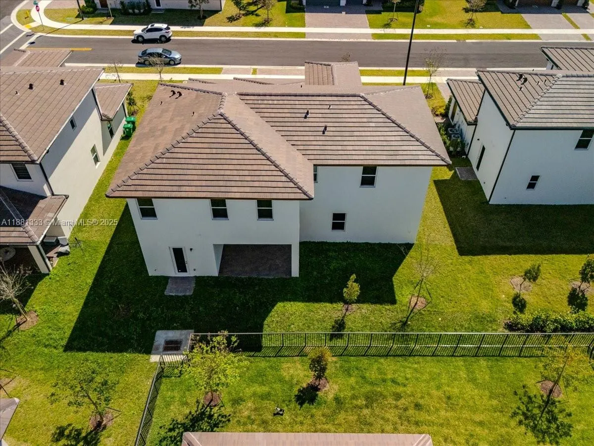 12237 SW 43rd Ct