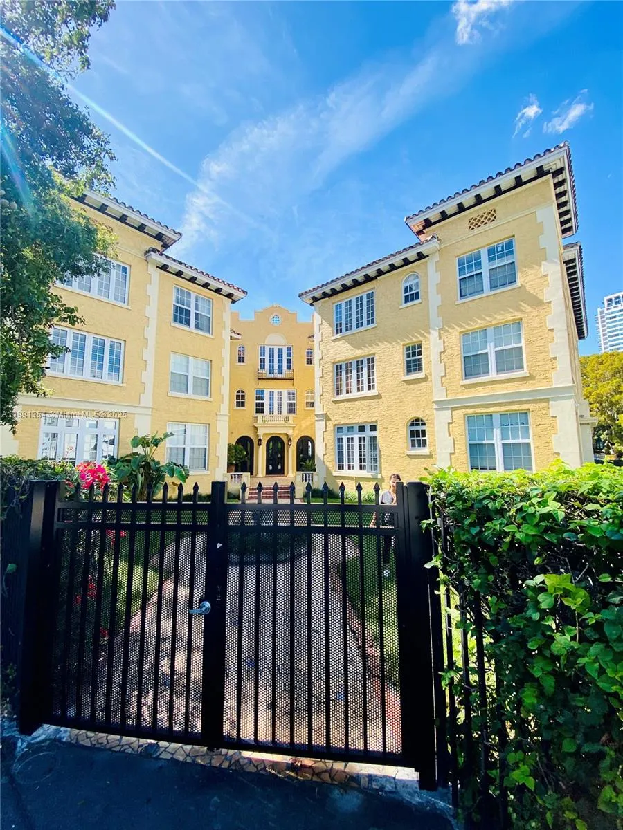 3224 Biscayne Blvd, #A2