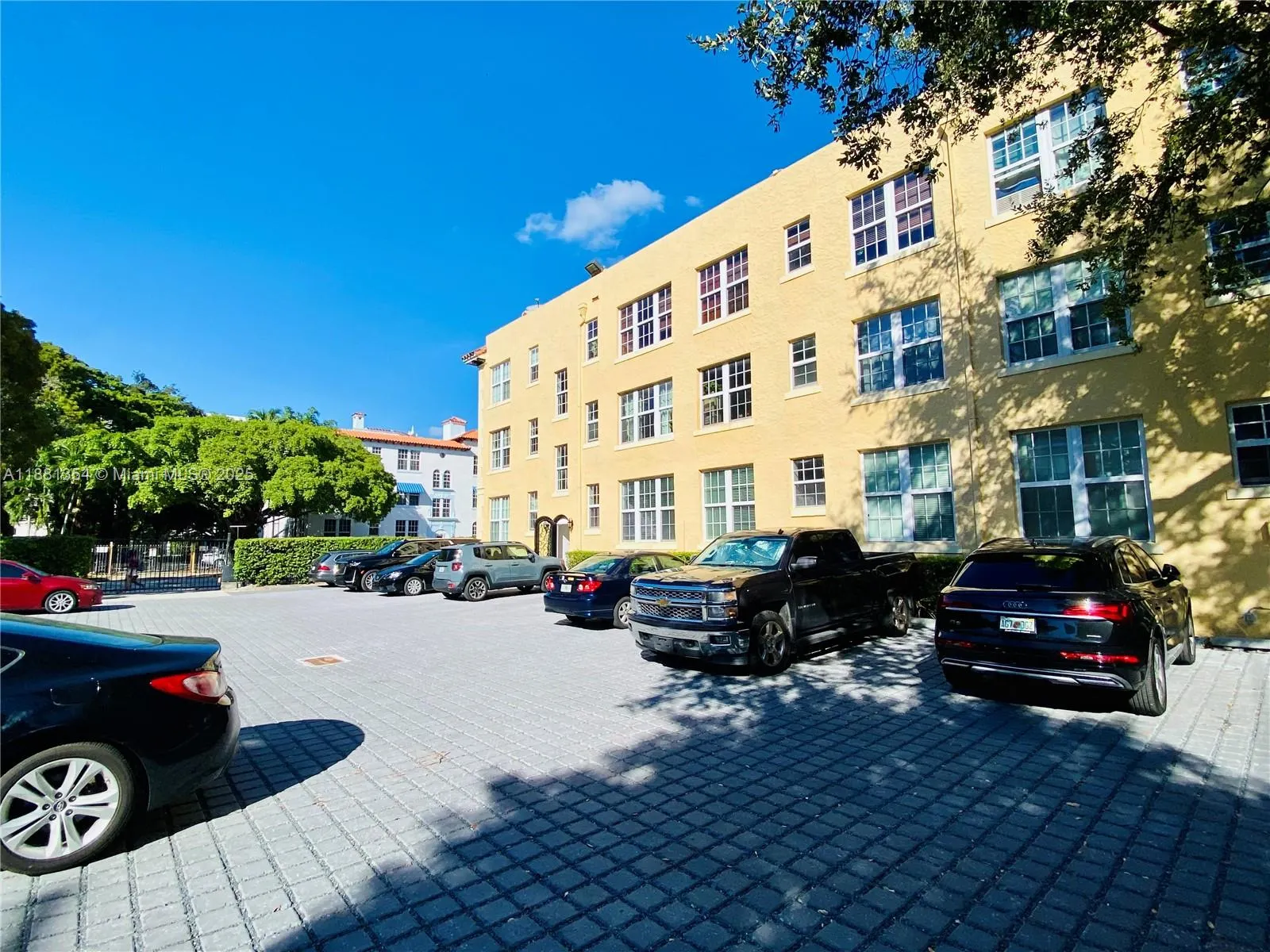 3224 Biscayne Blvd, #A2