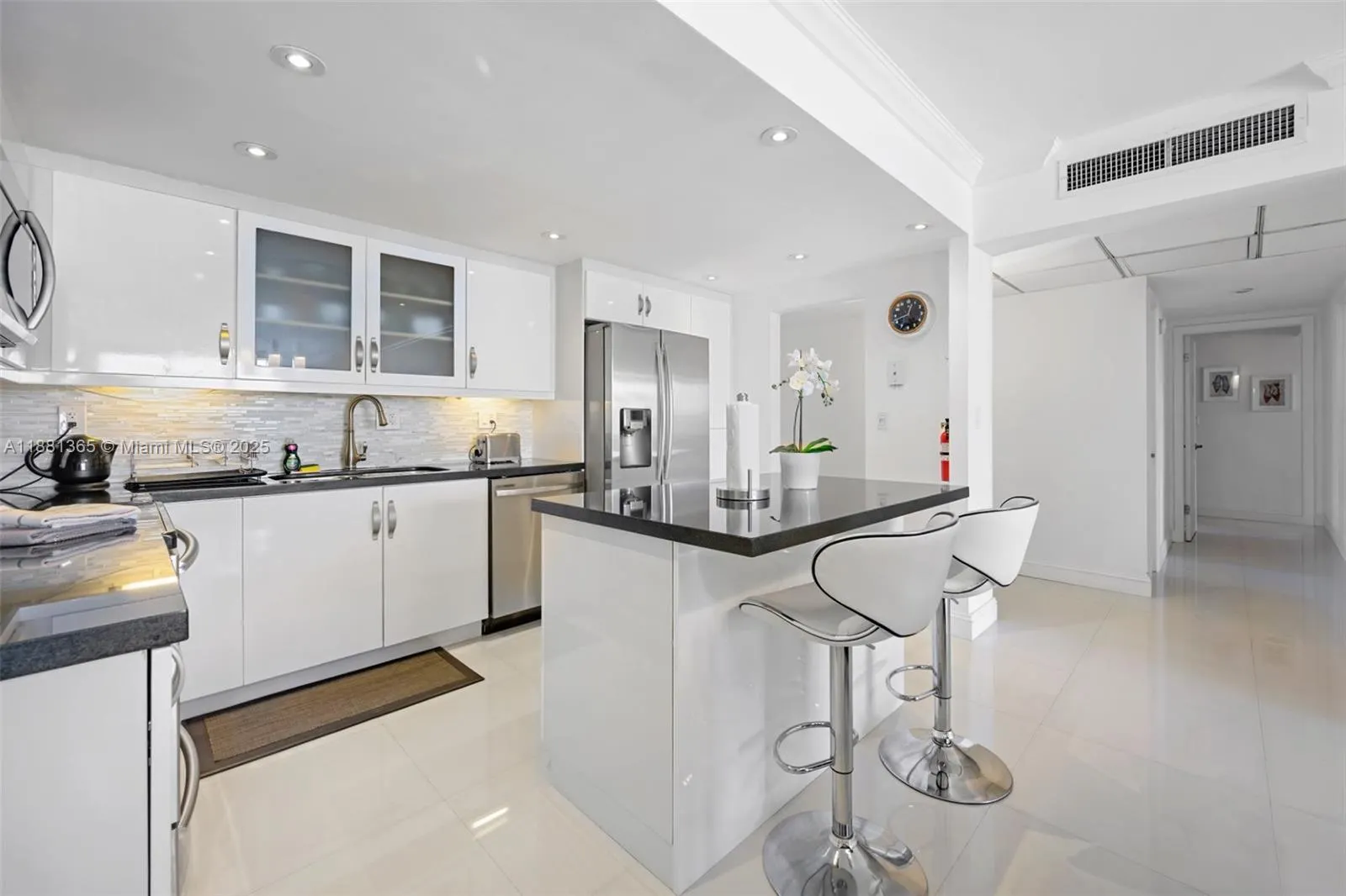 19370 Collins Ave, #1103