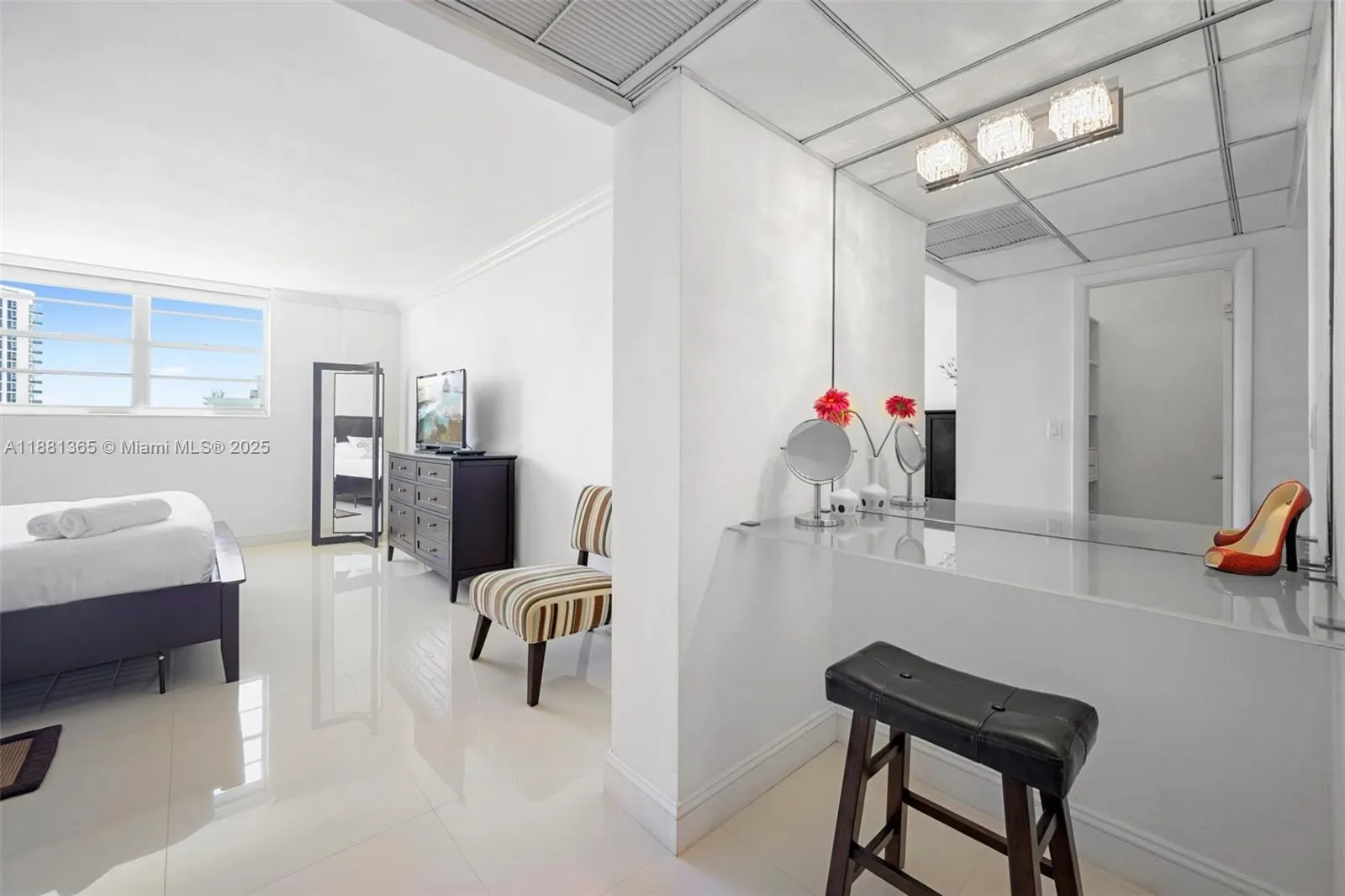 19370 Collins Ave, #1103