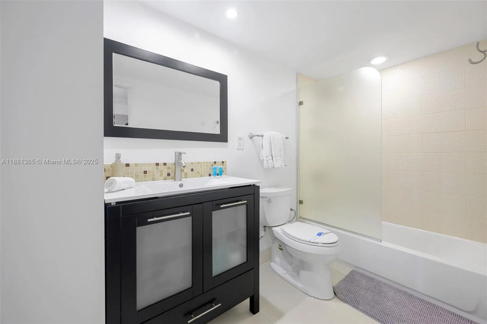 19370 Collins Ave, #1103