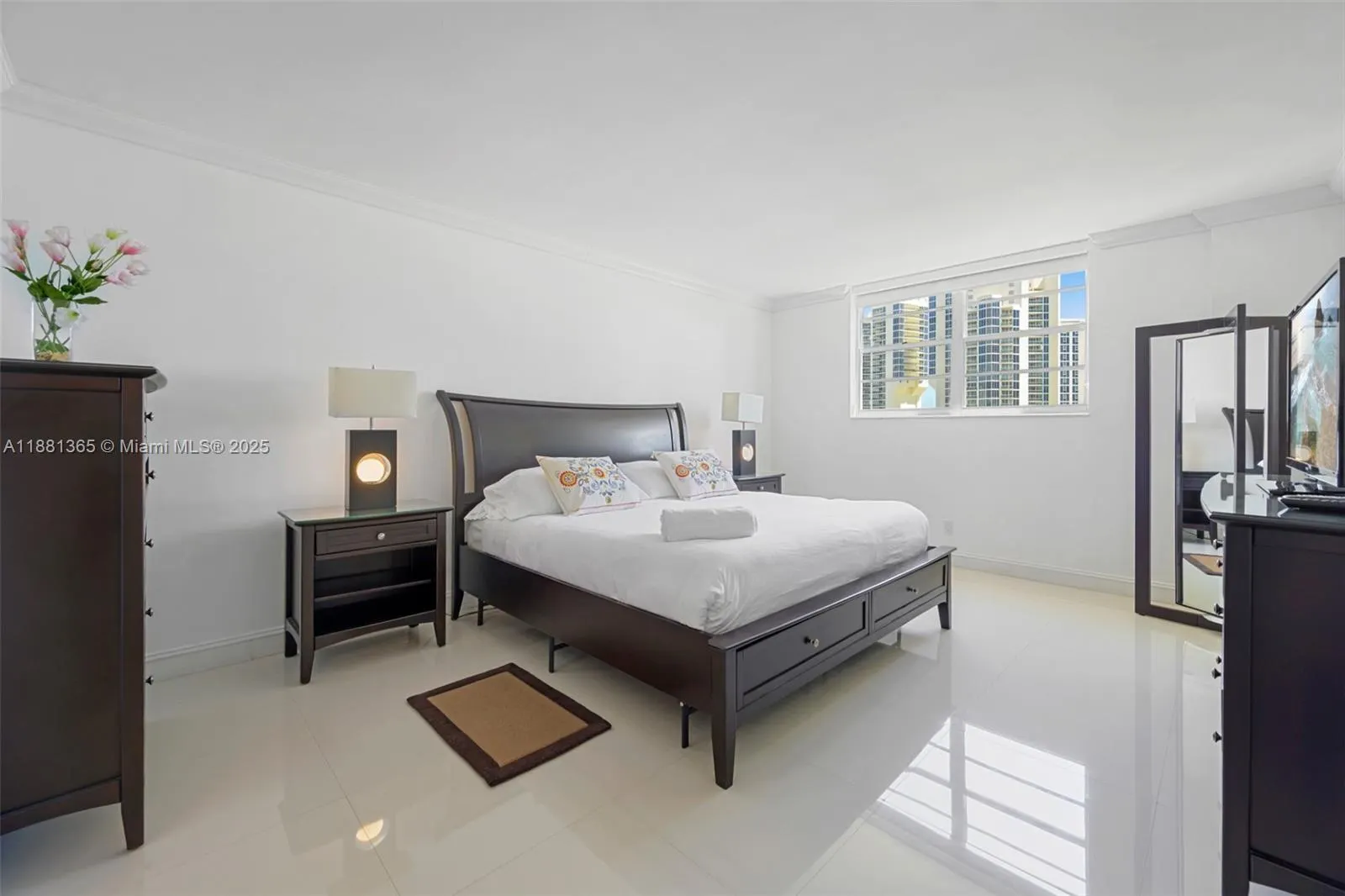 19370 Collins Ave, #1103