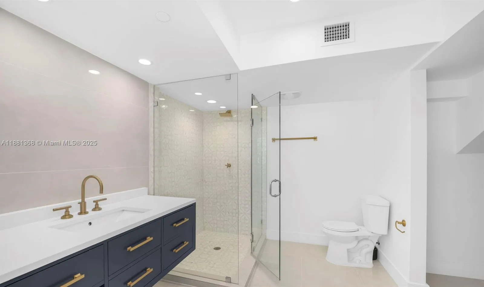 221 Jefferson Ave, #10