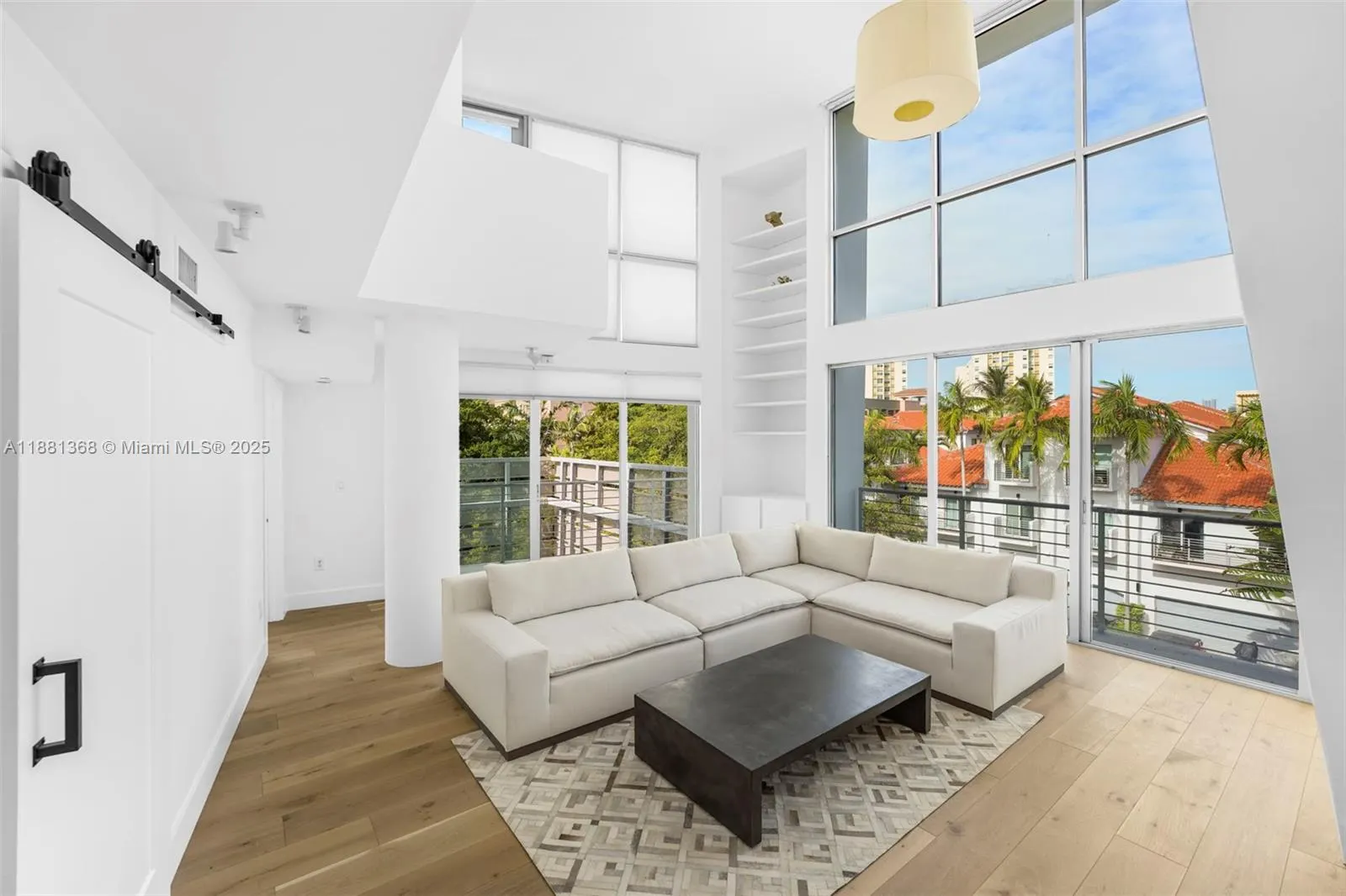 221 Jefferson Ave, #10