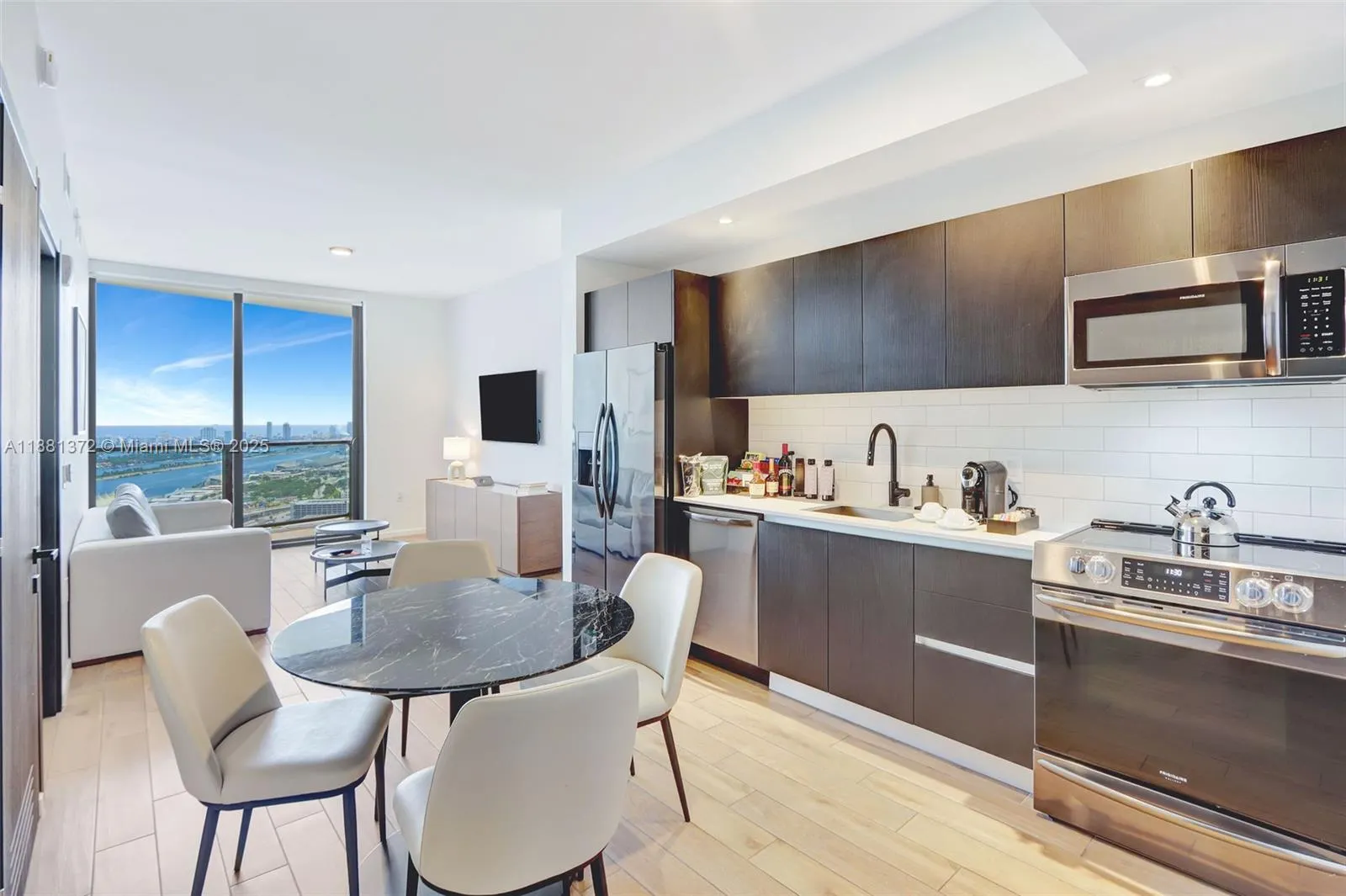 398 NE 5th St, #3810