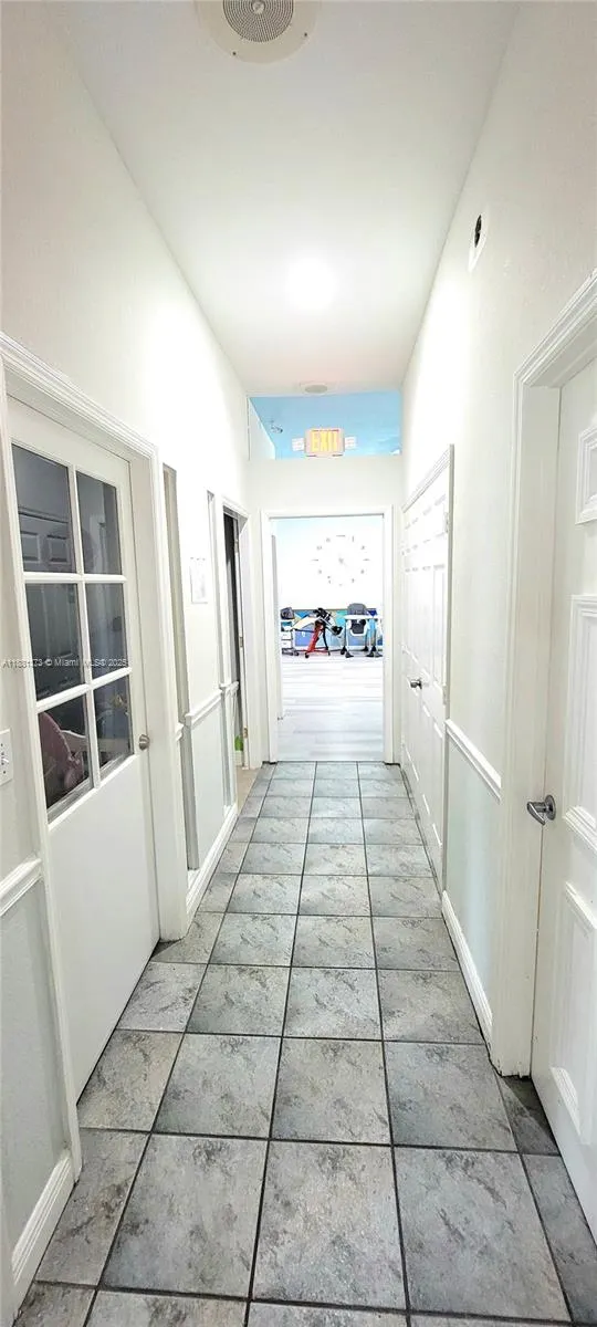 646 W Palm Dr