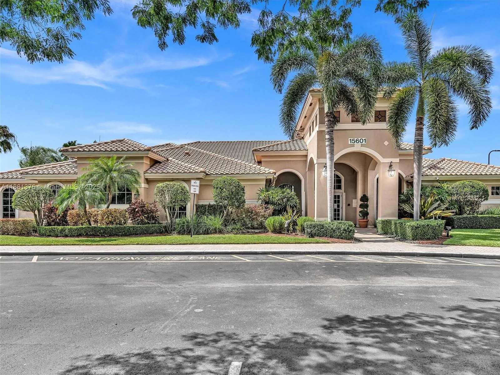 1892 SW 148th Way