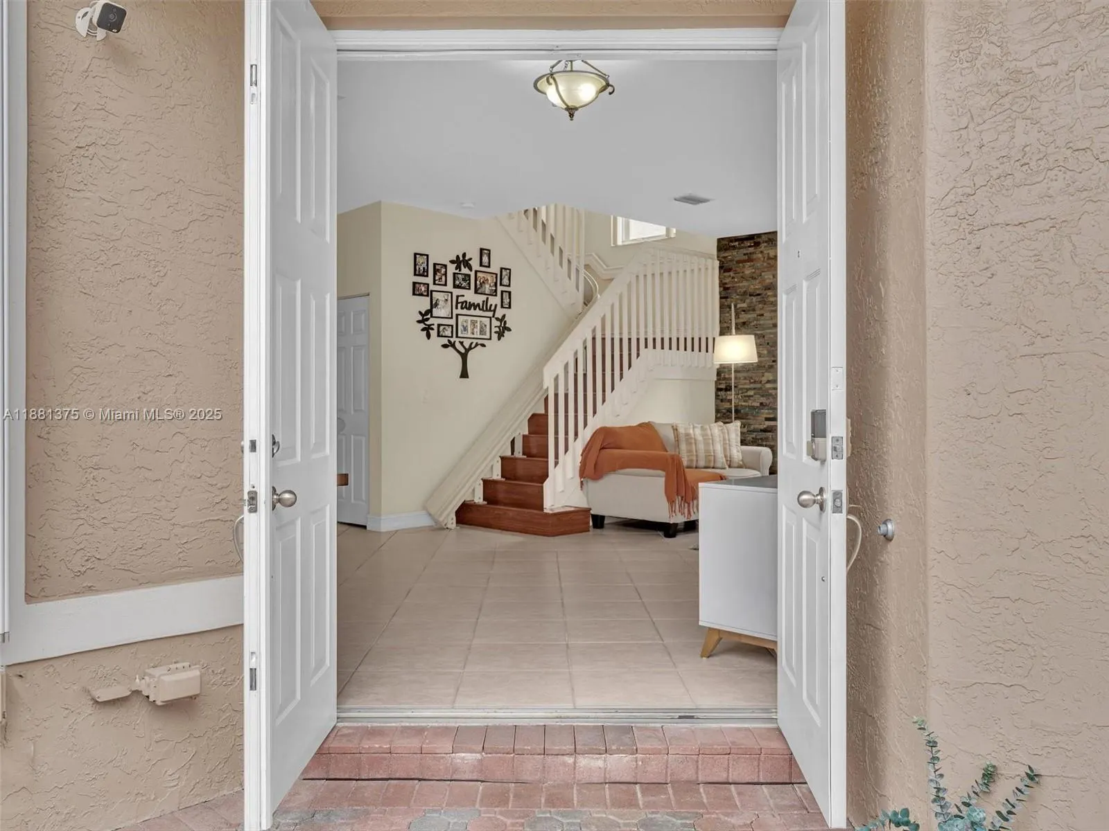 1892 SW 148th Way
