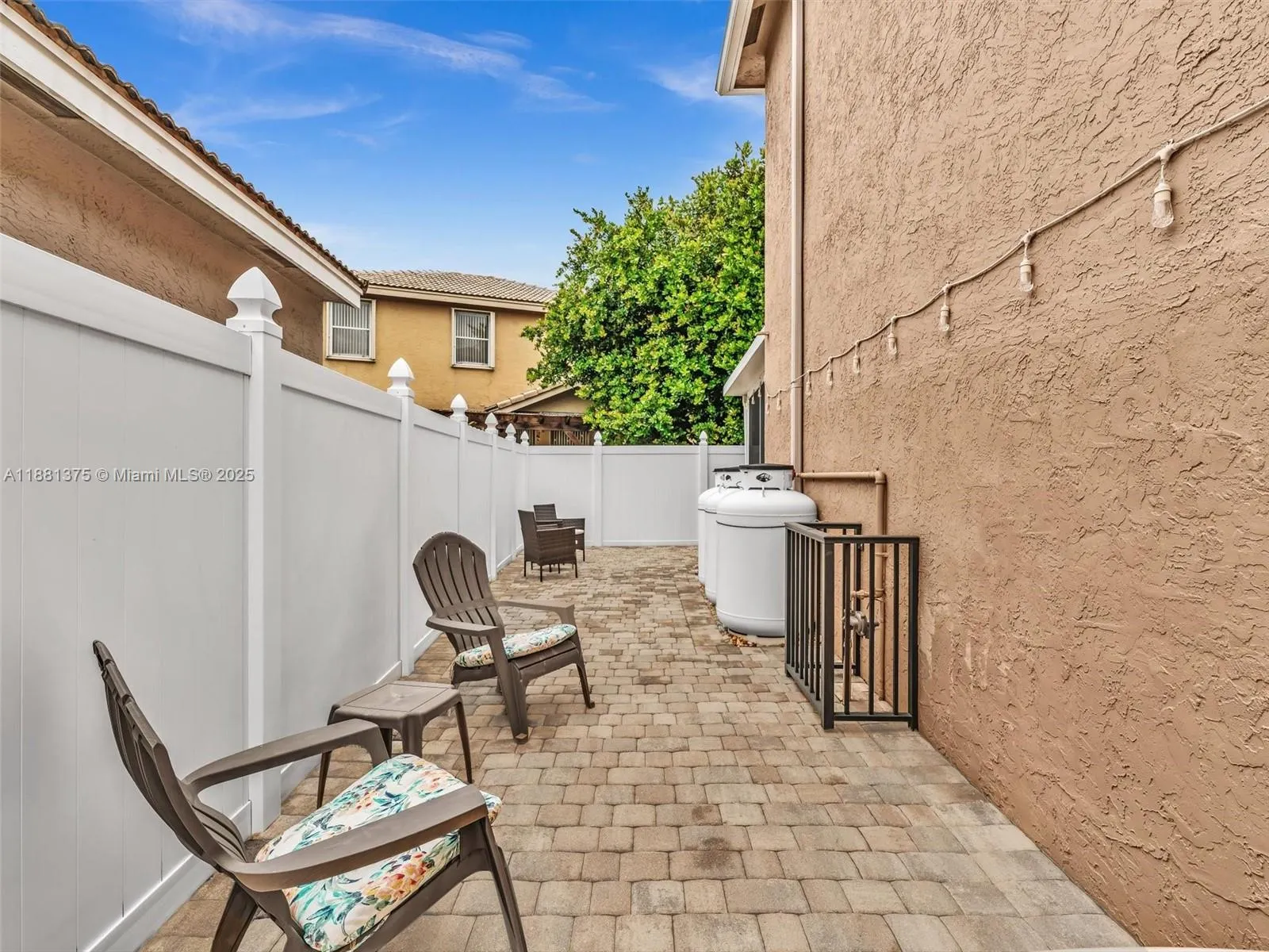 1892 SW 148th Way