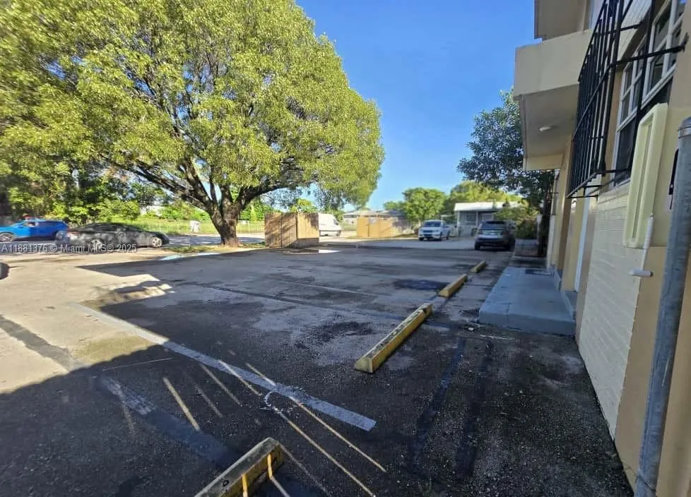 2835 NW 22nd Ave