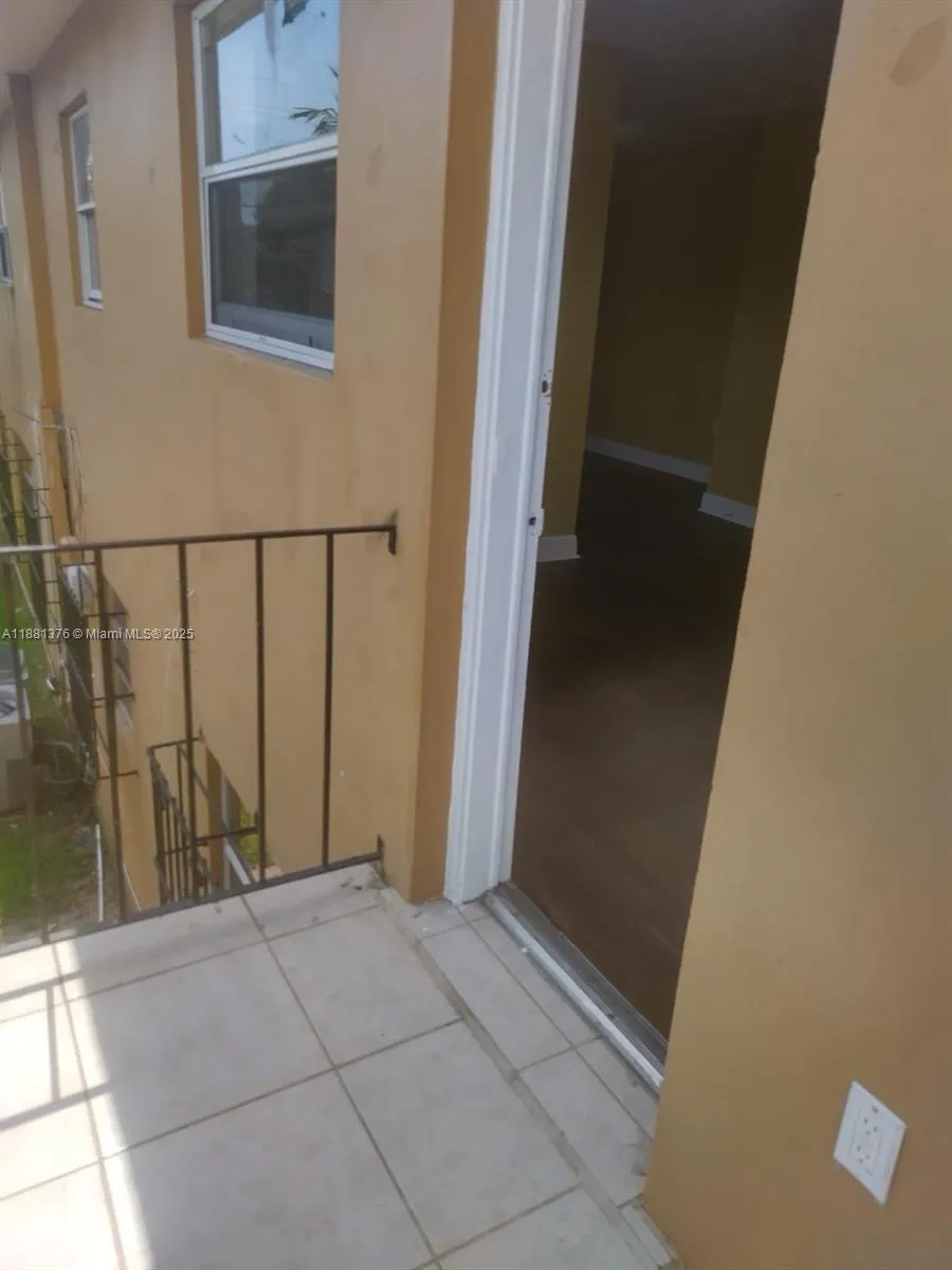 2835 NW 22nd Ave
