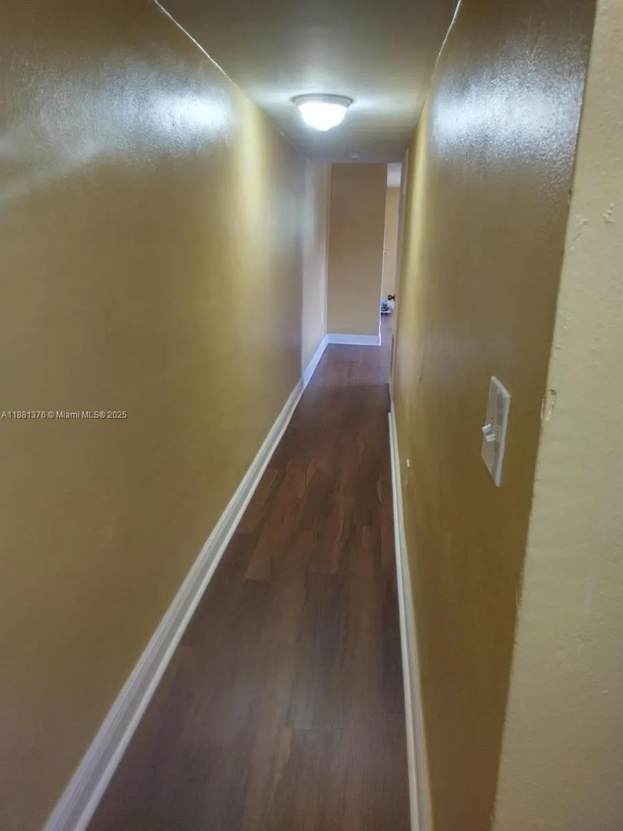 2835 NW 22nd Ave