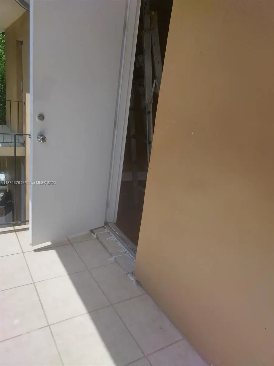 2835 NW 22nd Ave