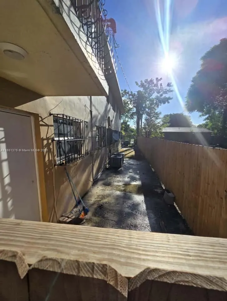 2835 NW 22nd Ave