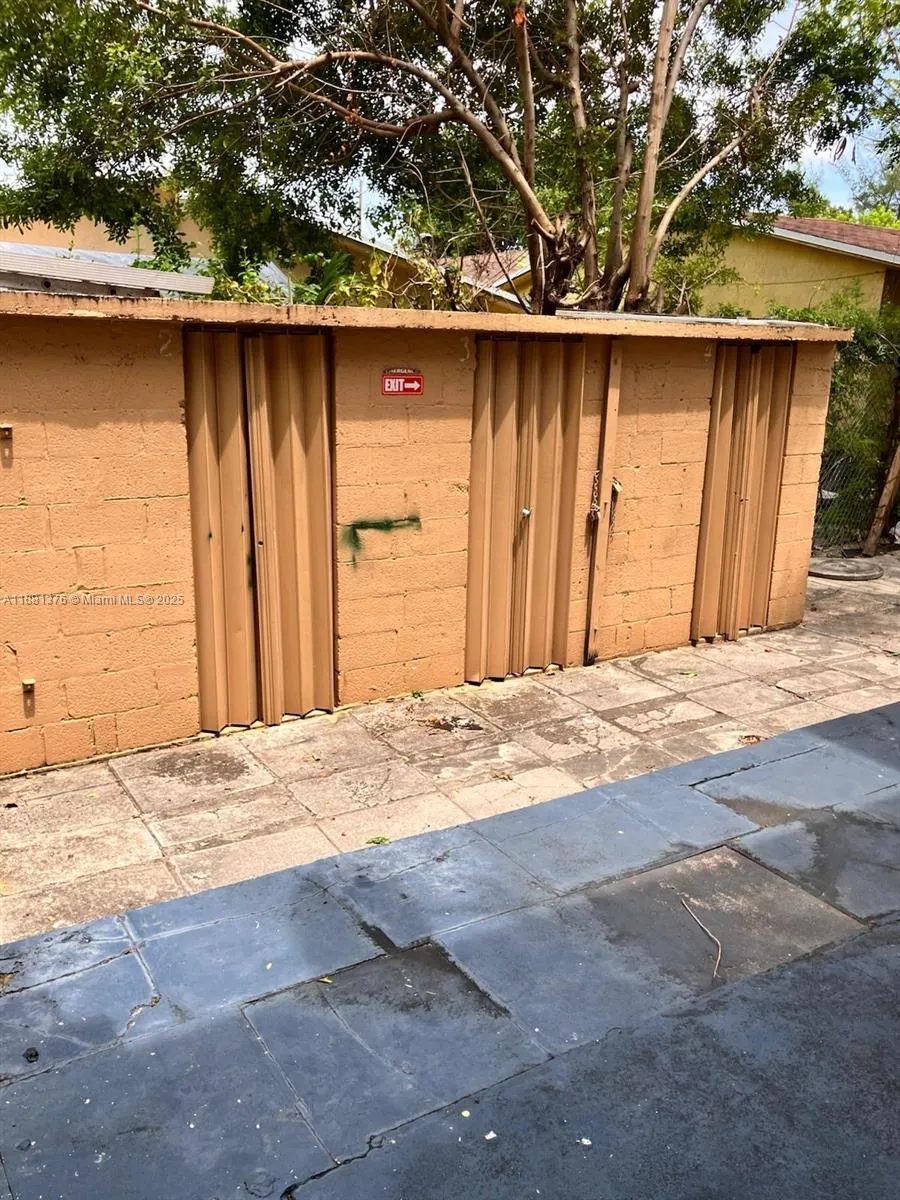 2835 NW 22nd Ave