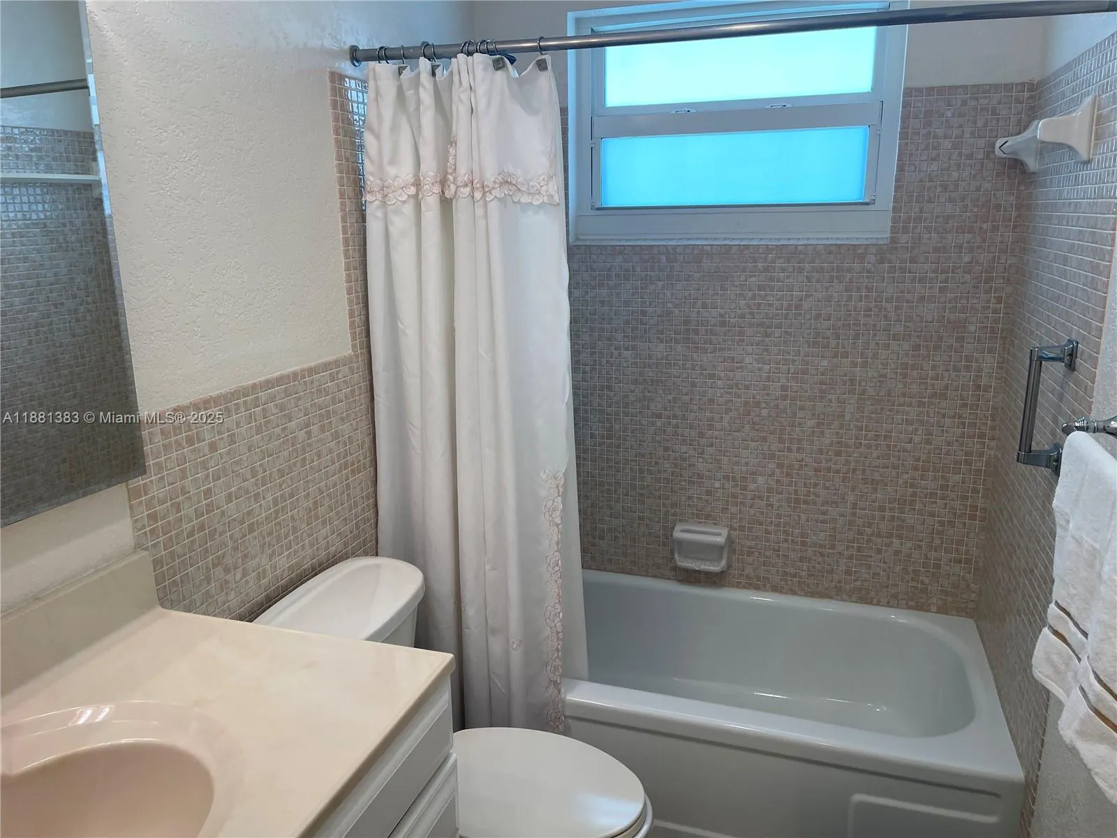 300 NE 14th Ave, #303