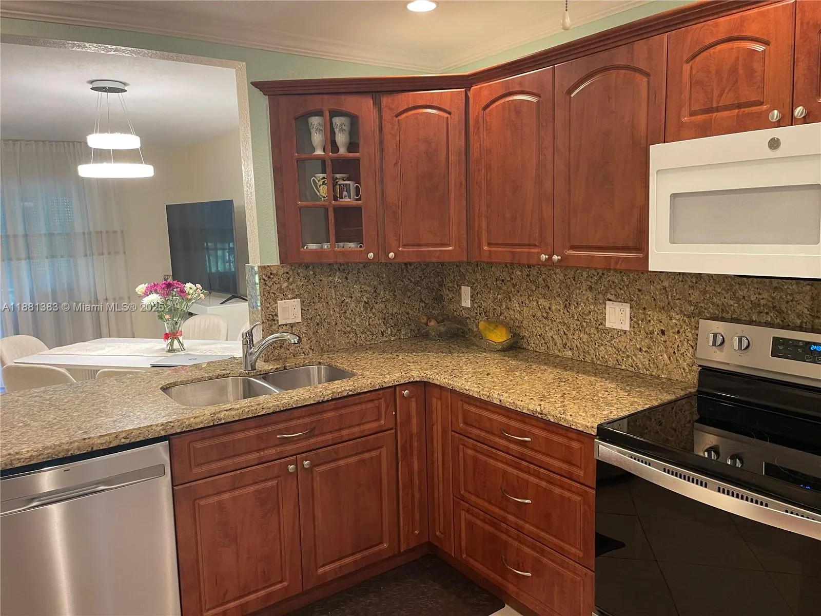 300 NE 14th Ave, #303