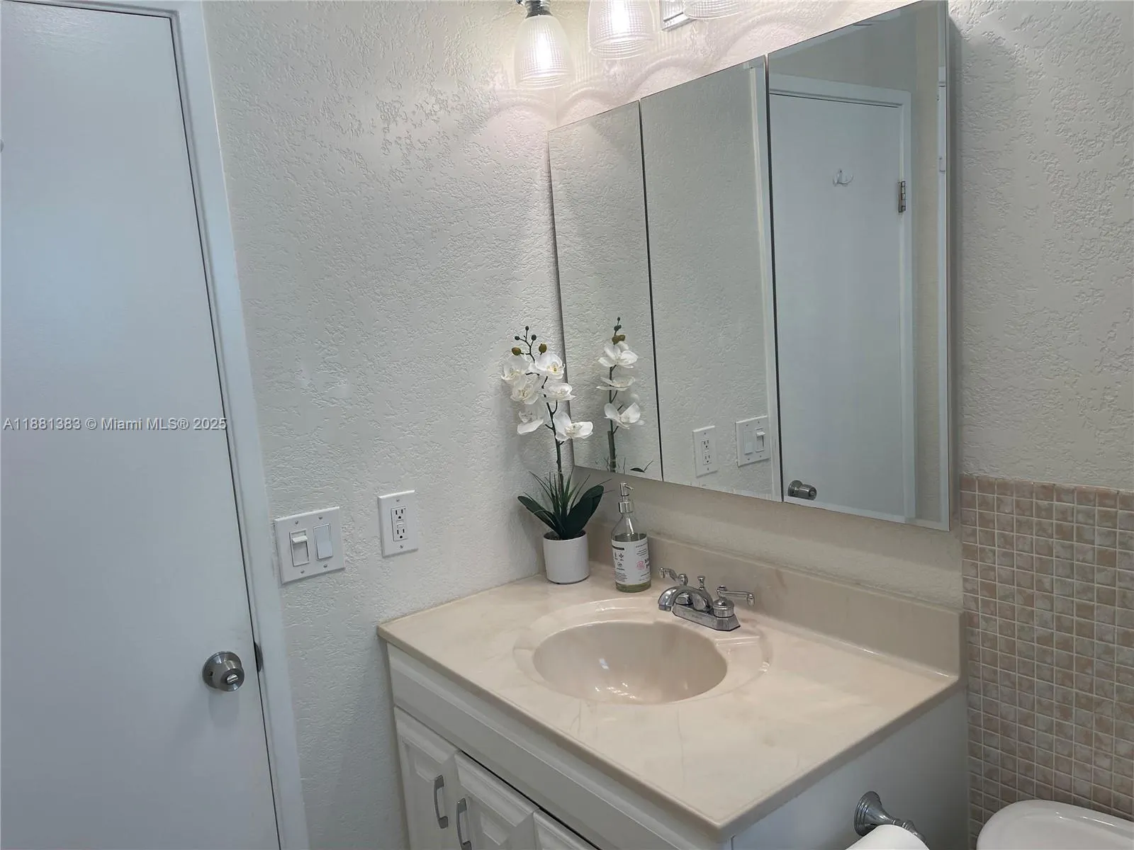 300 NE 14th Ave, #303