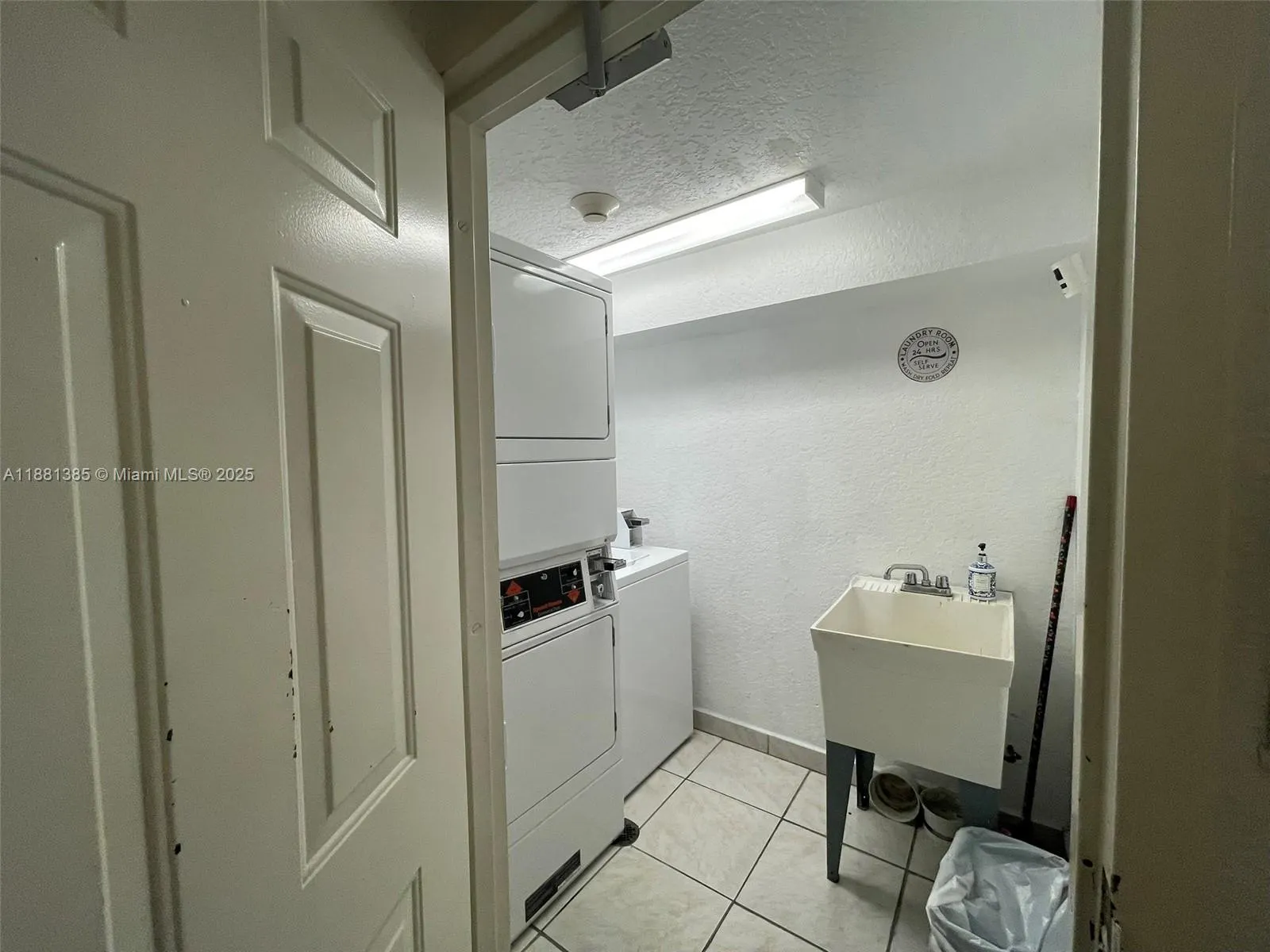 7326 Collins Ave, #207