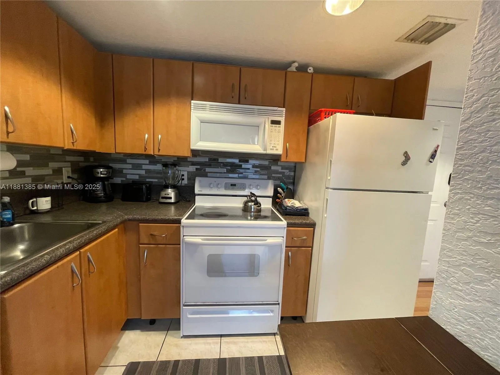 7326 Collins Ave, #207