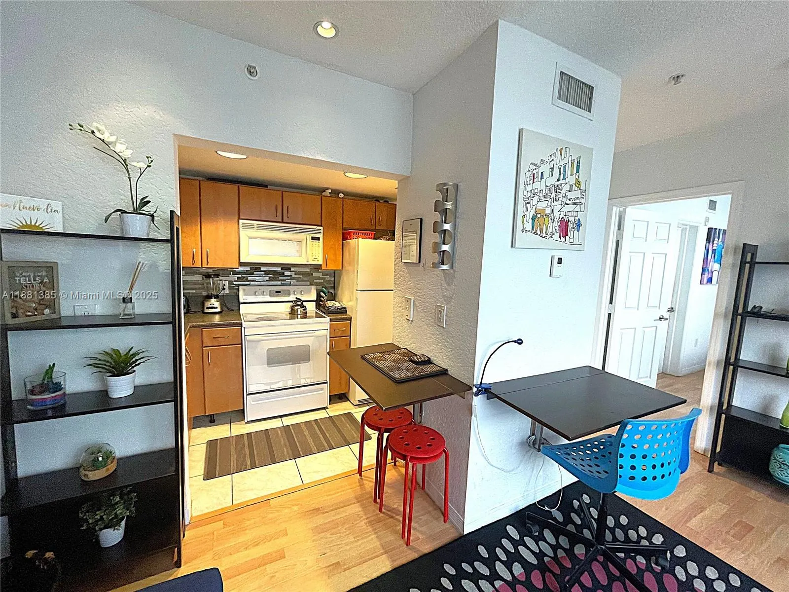 7326 Collins Ave, #207