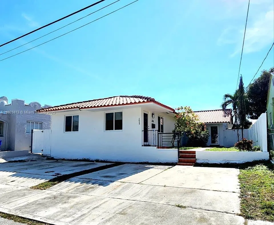 1828 NW 4th St, #1828