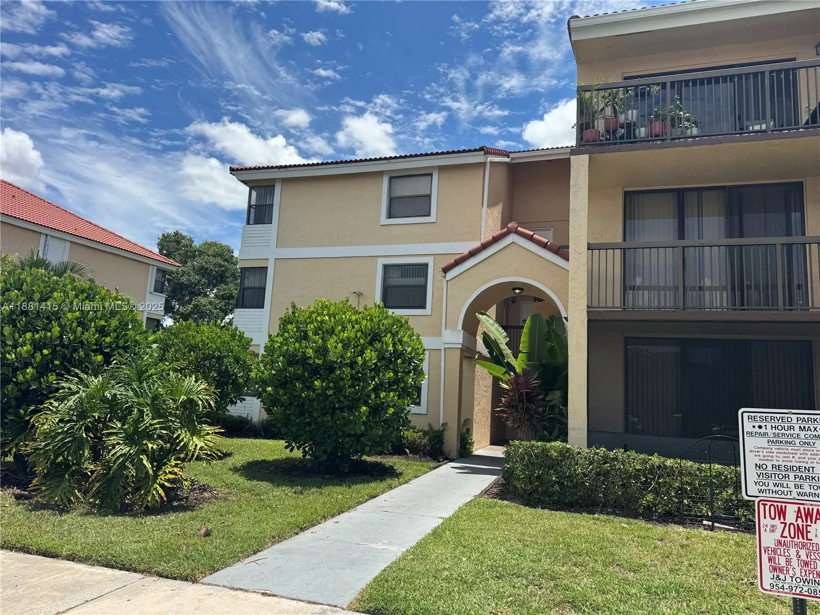 5661 Riverside Dr, #101B7